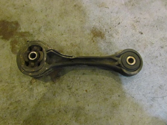 2005 Subaru Baja MT Transmission Bracket Dog Bone Bracket