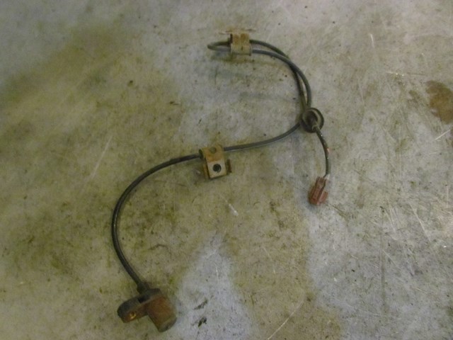2005 Subaru Baja Front RH Passenger ABS Sensor 27540AE020