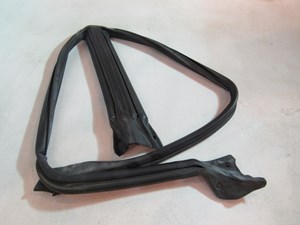 2005 Subaru Baja RH Passenger Window Seals