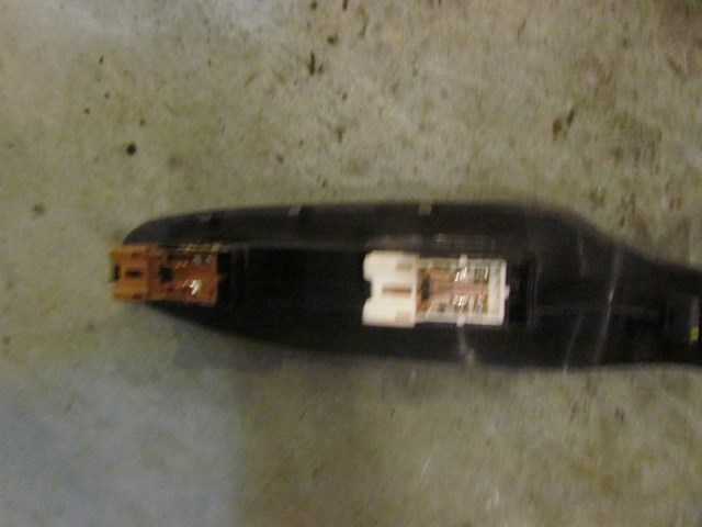 2005 Subaru Baja Front RH Passenger Door Switch