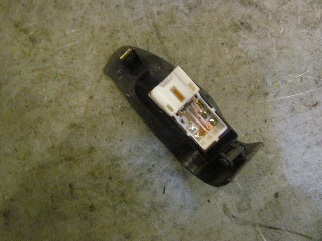 2005 Subaru Baja Rear RH Passenger Door Switch