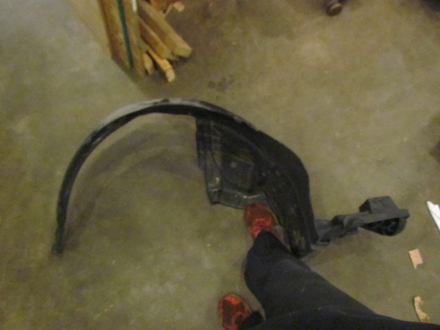 2005 Subaru Baja Front RH Passenger Fender Liner