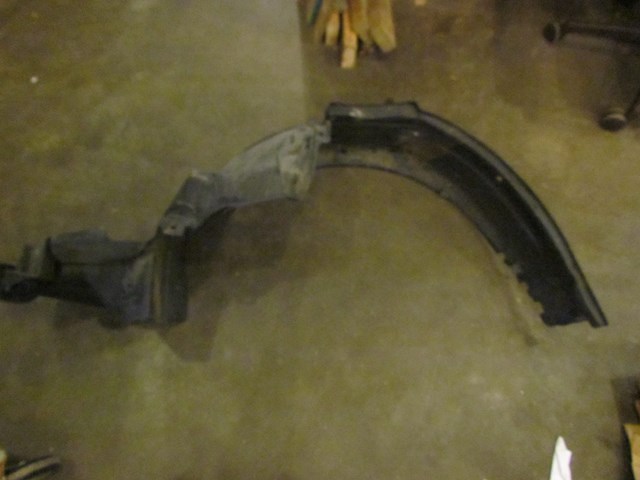 2005 Subaru Baja Front RH Passenger Fender Liner