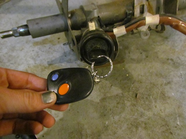 2005 Subaru Baja MT Steering Column w/Key & Fob