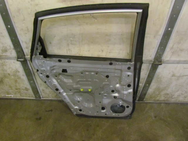 2006 Infiniti M45 LH Driver Rear Door