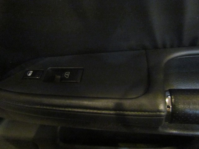 2006 Infiniti M45 Sport Front RH Pass Door Panel w/Switch