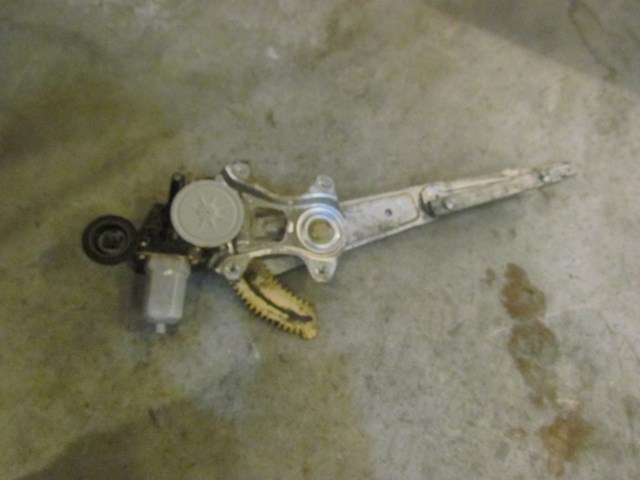 2006 Infiniti M45 Rear LH Driver Window Motor & Regulator