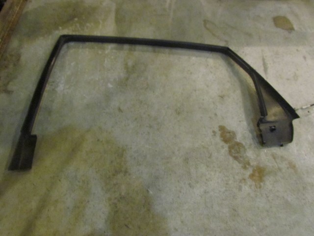 2006 Infiniti M45 Rear LH Driver Window Trim 822D5EG000