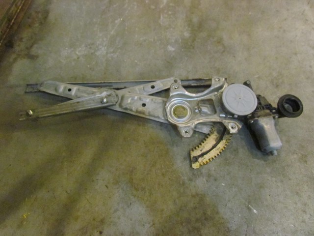 2006 Infiniti M45 Rear RH Passenger Window Motor & Regulator