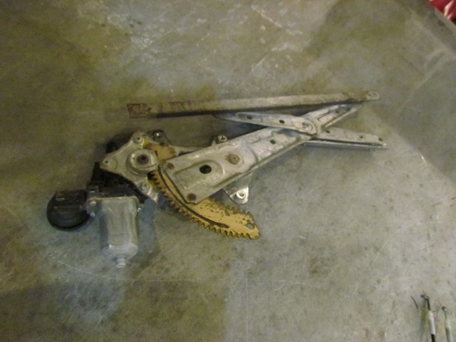 2006 Infiniti M45 Rear RH Passenger Window Motor & Regulator