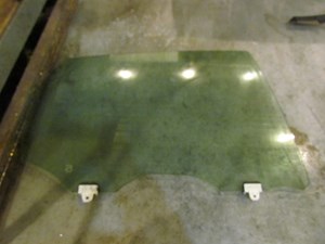 2006 Infiniti M45 Rear RH Passenger Door Glass