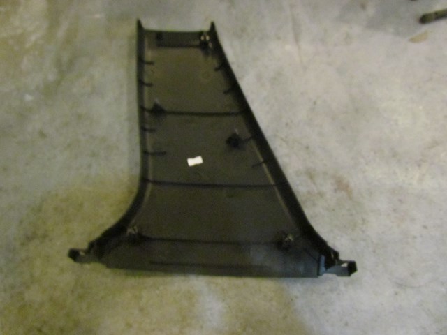 2006 Infiniti M45 RH Pass Lower B Pillar Trim 76915 EG000