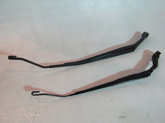 2006 Infiniti M45 Windshield Wiper Arms Set RH & LH