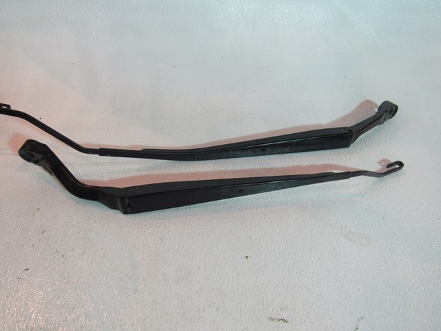 2006 Infiniti M45 Windshield Wiper Arms Set RH & LH