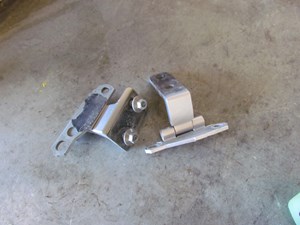 2006 Infiniti M45 Rear LH Driver Door Hinges