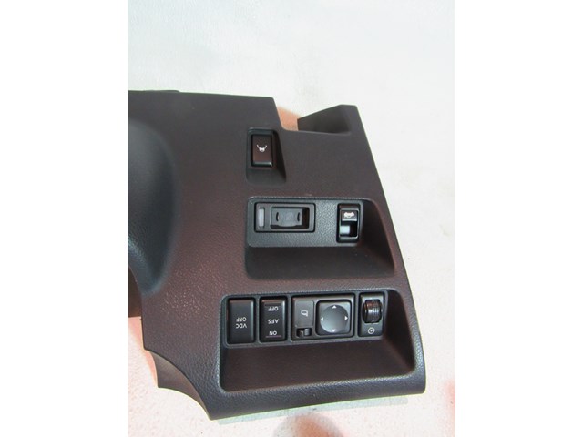 2006 Infiniti M45 LH Lower Dash Panel Start/Stop Button