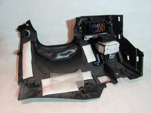 2006 Infiniti M45 LH Lower Dash Panel Start/Stop Button