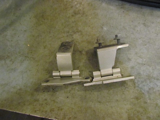 2006 Infiniti M45 Rear RH Passenger Door Hinges