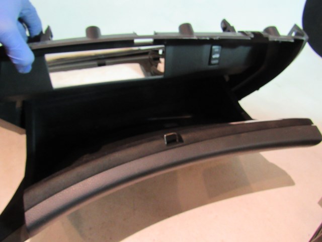 2006 Infiniti M45 RH Passenger Glove Box