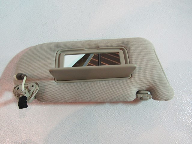 2006 Infiniti M45 RH Passenger Sun Visor