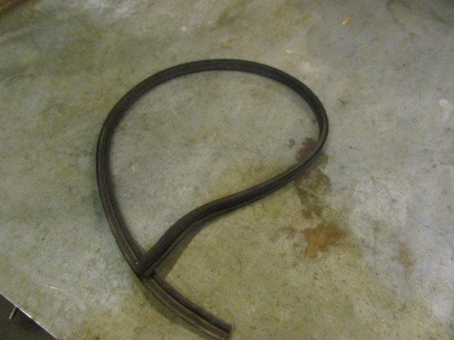 2006 Infiniti M45 Wiper Cowl Seal