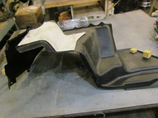 2006 Infiniti M45 2006 RH Passenger Trunk Quarter Moulding Carpet