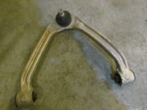 2006 Infiniti M45 S RWD RH Pass Front Upper Control Arm