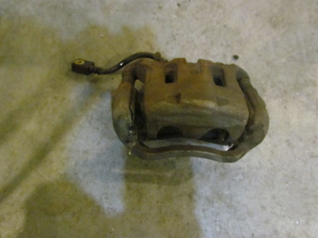 2006 Infiniti M45 S RWD Front RH Passenger Caliper