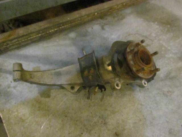 2006 Infiniti M45 S RWD  Front LH Driver Spindle