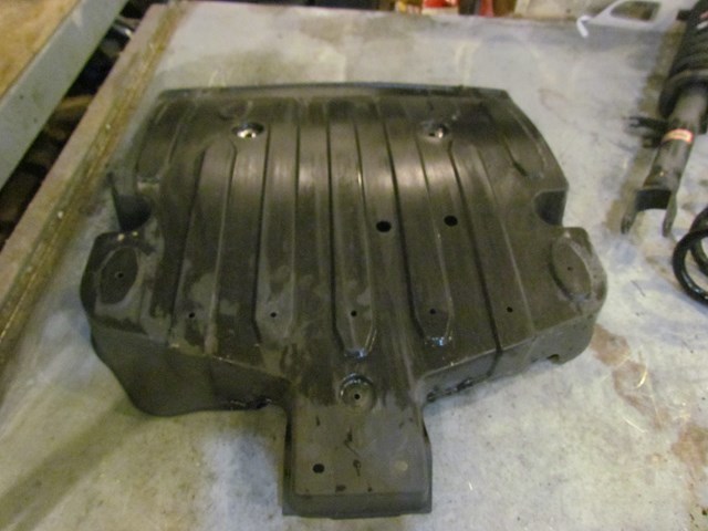 2006 Infiniti M45 Sport RWD Rear Underbody Splash Shield