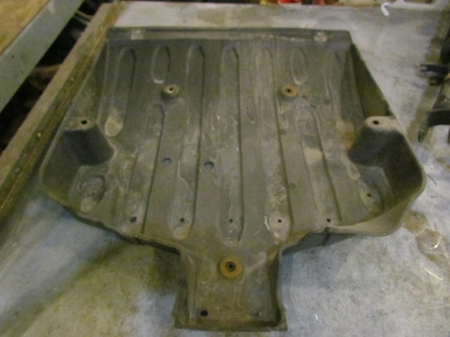 2006 Infiniti M45 Sport RWD Rear Underbody Splash Shield