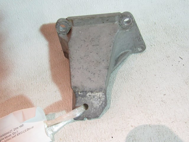 2006 Infiniti M45 RWD  LH Driver Engine Mount