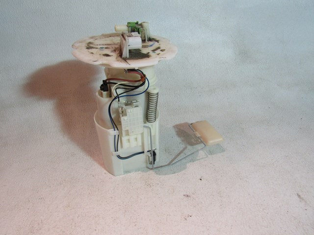 2006 Infiniti M45 Fuel Pump 17040 EH110