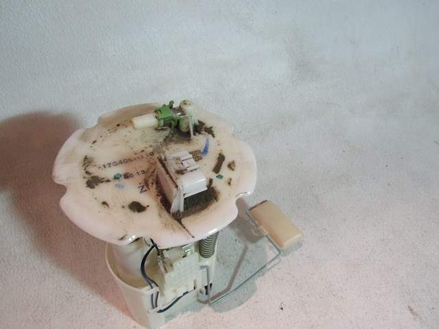 2006 Infiniti M45 Fuel Pump 17040 EH110