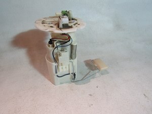 2006 Infiniti M45 Fuel Pump 17040 EH110