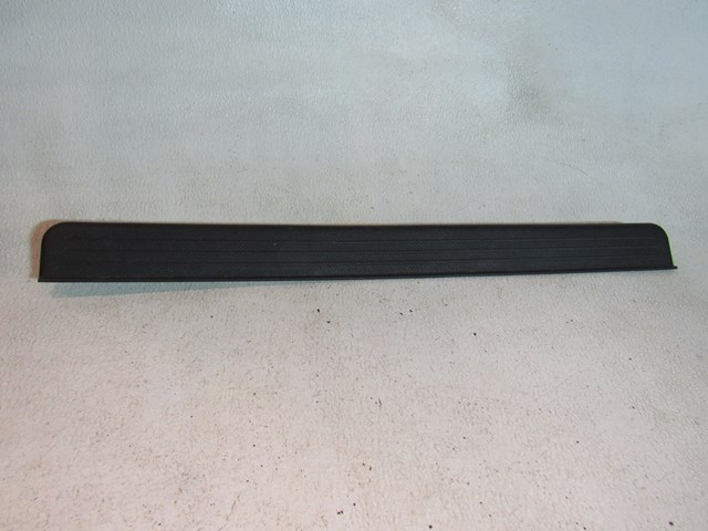 2006 Infiniti M45 Front RH Passenger Door Sill Kick Plate