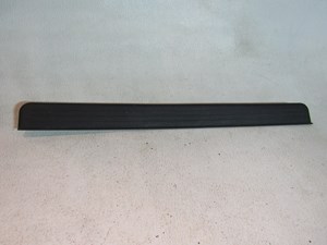 2006 Infiniti M45 Front RH Passenger Door Sill Kick Plate
