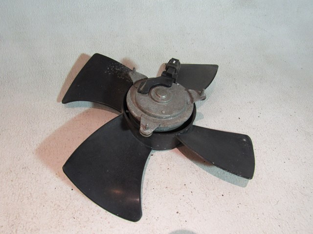 2006 Infiniti M45 RH Passenger Radiator Fan Blade