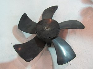 2006 Infiniti M45 LH Driver Radiator Fan Blade