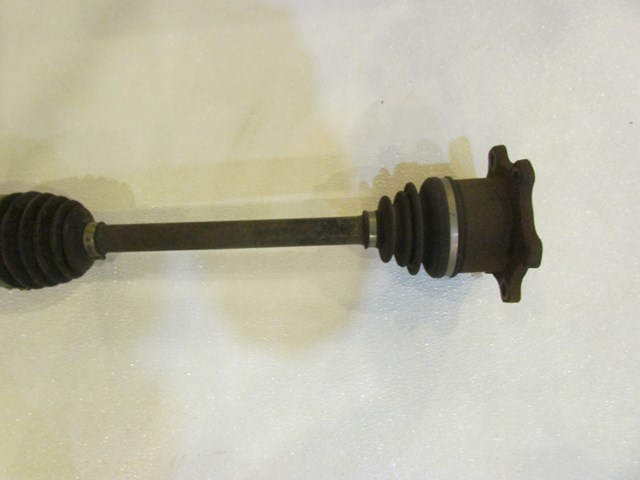 2006 Infiniti M45 RWD RH Passenger Rear Axle