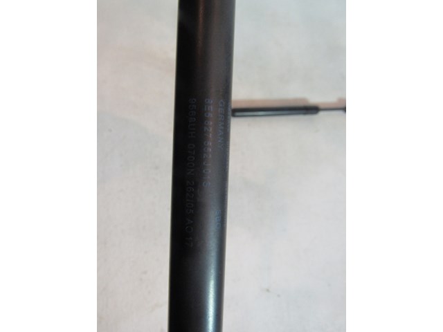 2006 Audi S4 Trunk Strut Set 8E5 827 552