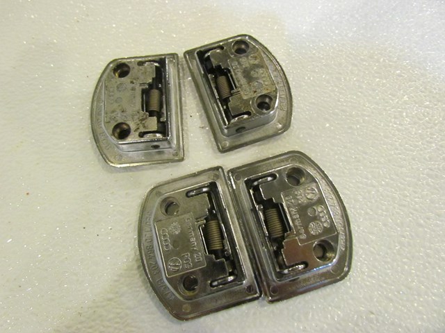 2006 Audi S4 Trunk Tie Down Set of 4 8E0 864 203