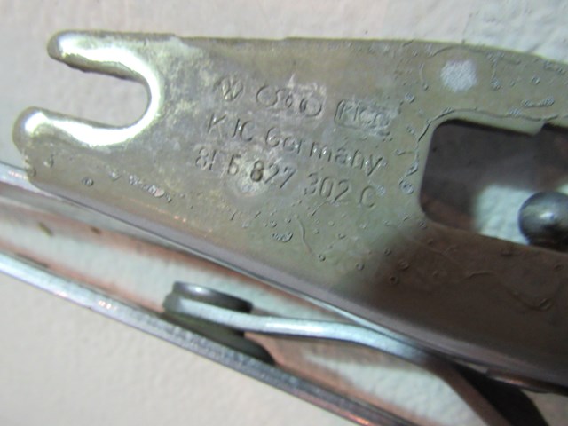 2006 Audi S4 Trunk Hinge Set 8E5827302 