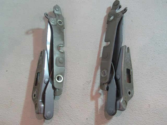 2006 Audi S4 Trunk Hinge Set 8E5827302 