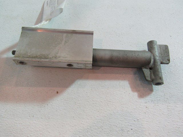 2006 Audi S4 LH Driver Rear Bumper Reinforcement Bracket 8E0807275