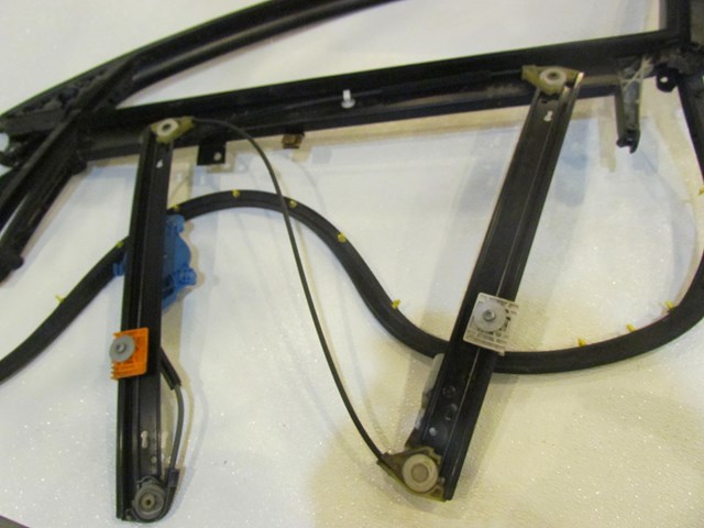 2006 Audi S4 LH Driver Front Window Frame & Regulator