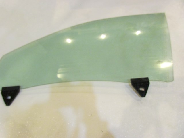 2006 Audi S4 LH Driver Front Door Glass