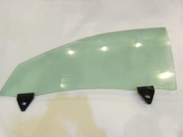 2006 Audi S4 LH Driver Front Door Glass