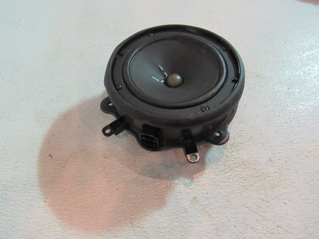 2006 Audi S4 RH Pass Front Door Speaker 8E0035411