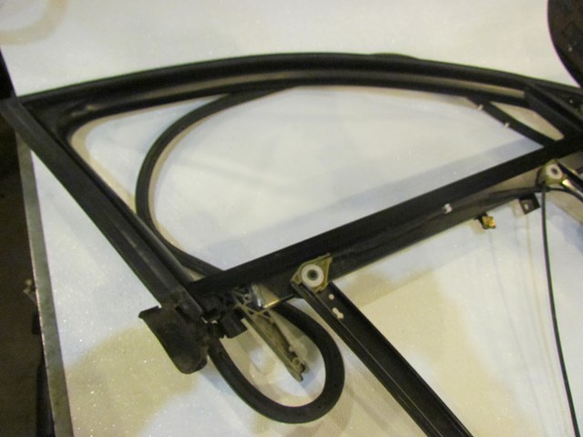 2006 Audi S4 RH Passenger Front Window Frame w/ Regulator